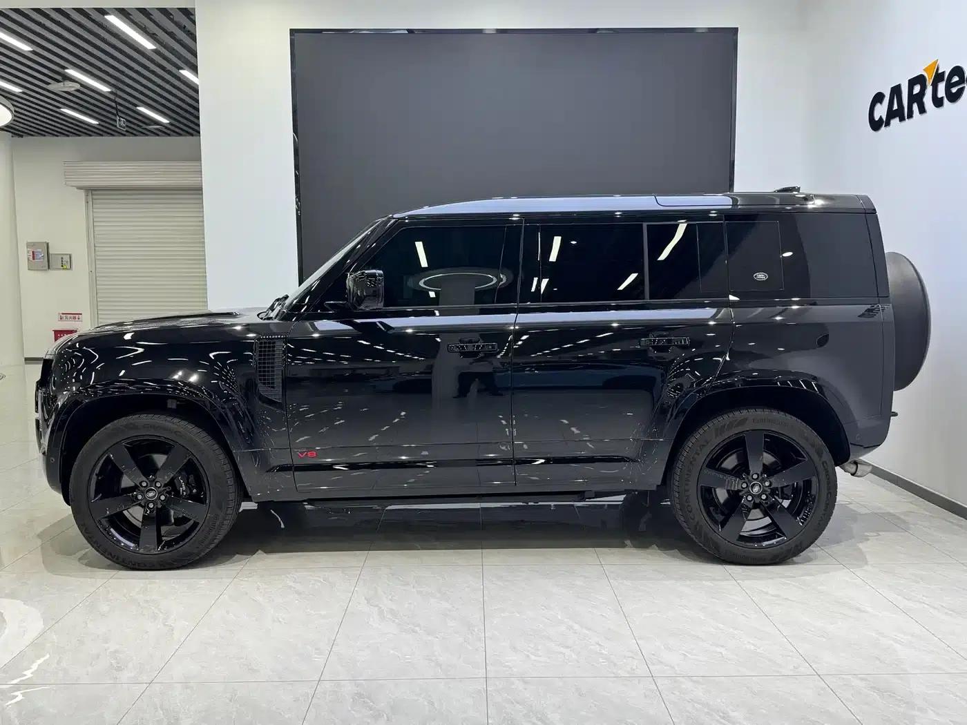 2024 Land Rover Defender 110 5.0T V8 — миниатюра 7