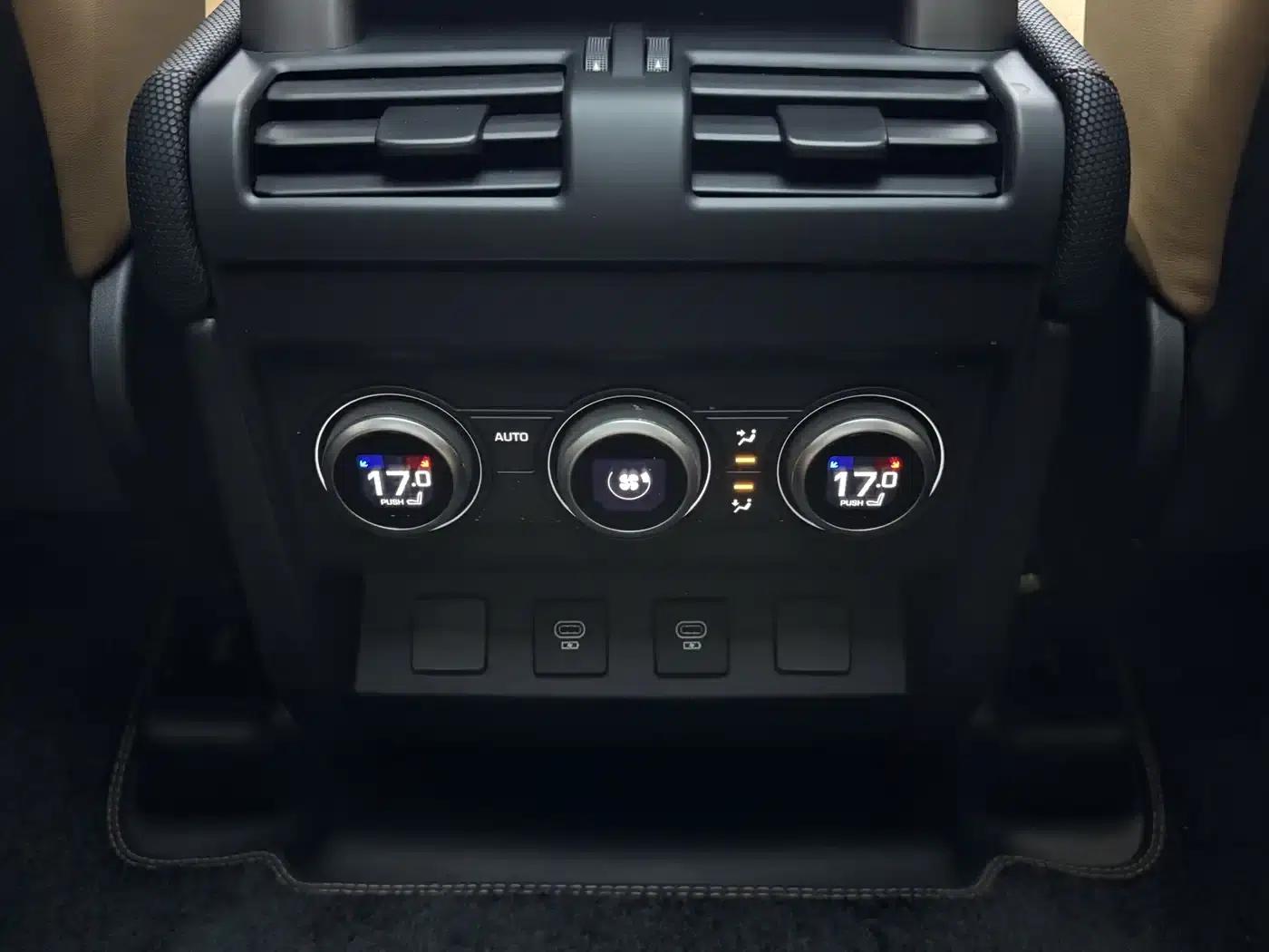 2024 Land Rover Defender 110 5.0T V8 — миниатюра 9