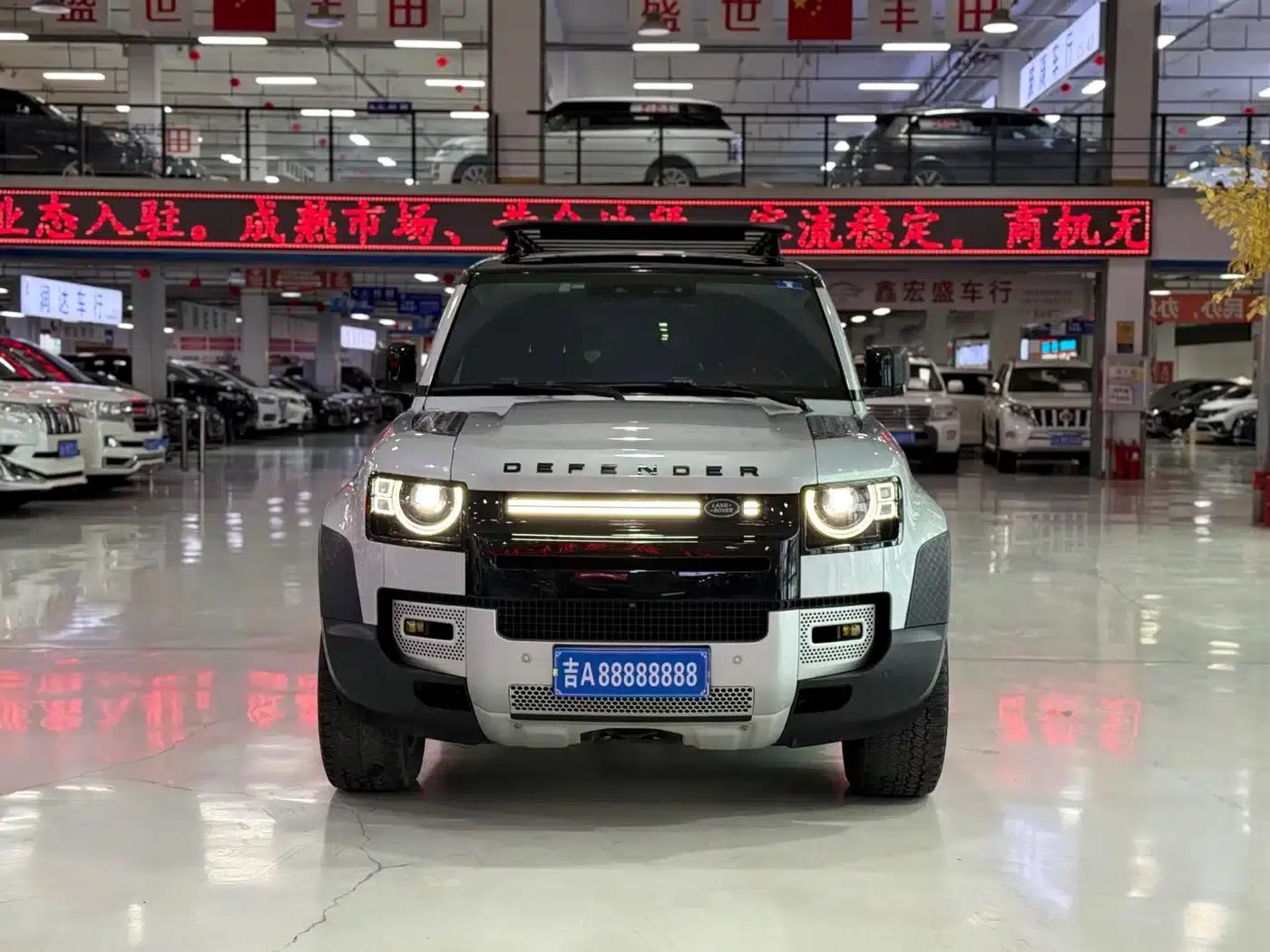 2022 Land Rover Defender 110 P400 Dark Edition — миниатюра 2