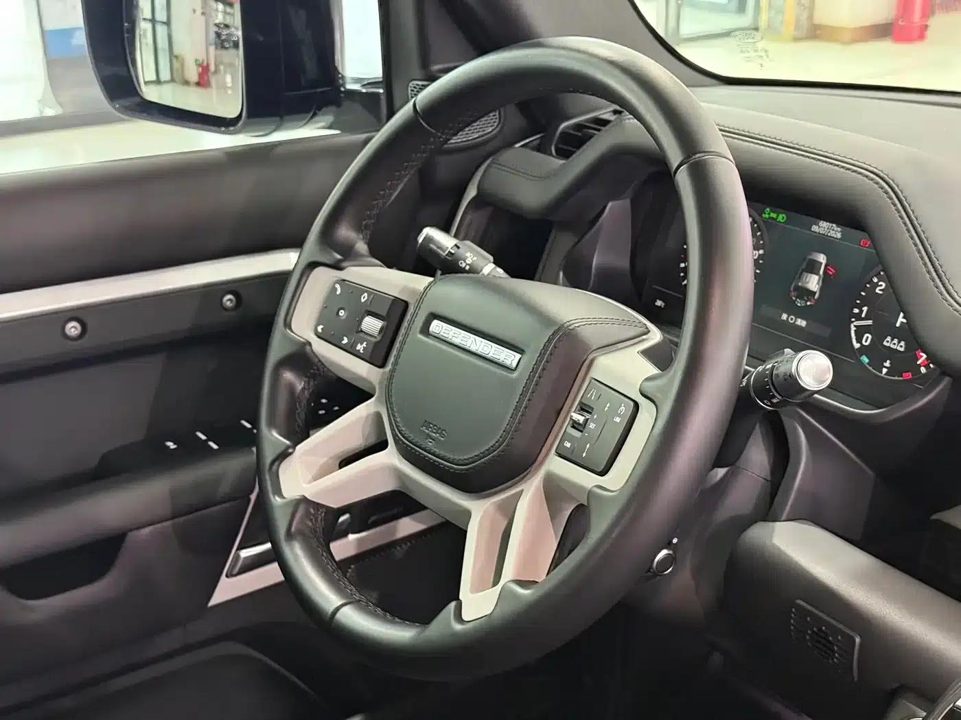 2022 Land Rover Defender 110 P400 Dark Edition — миниатюра 15