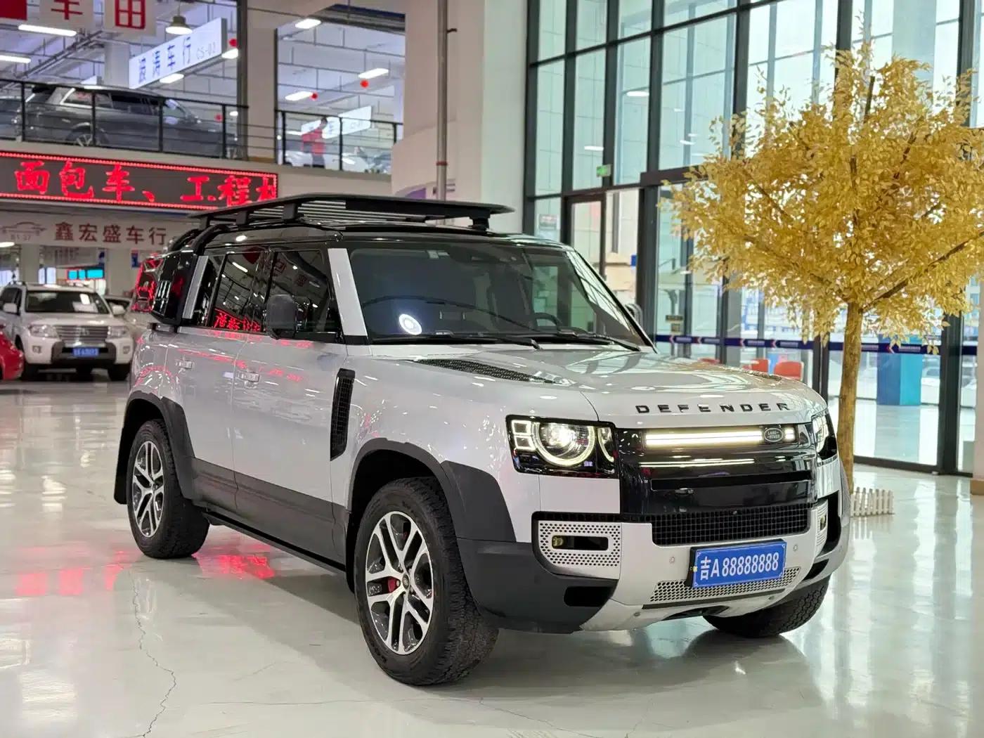 2022 Land Rover Defender 110 P400 Dark Edition — миниатюра 3