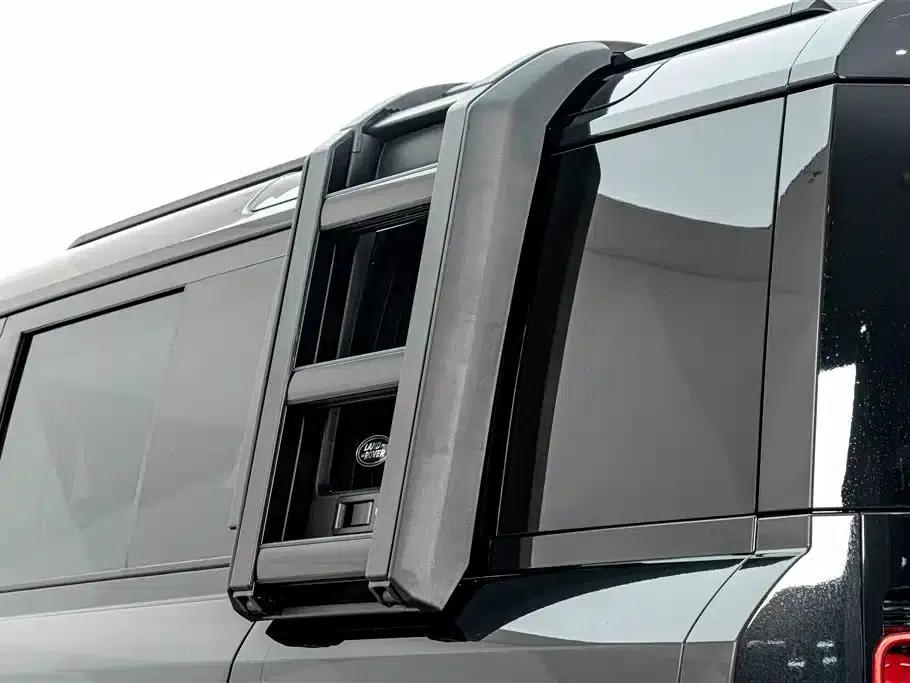 2024 Land Rover Defender 110 3.0T P400 XS — миниатюра 11