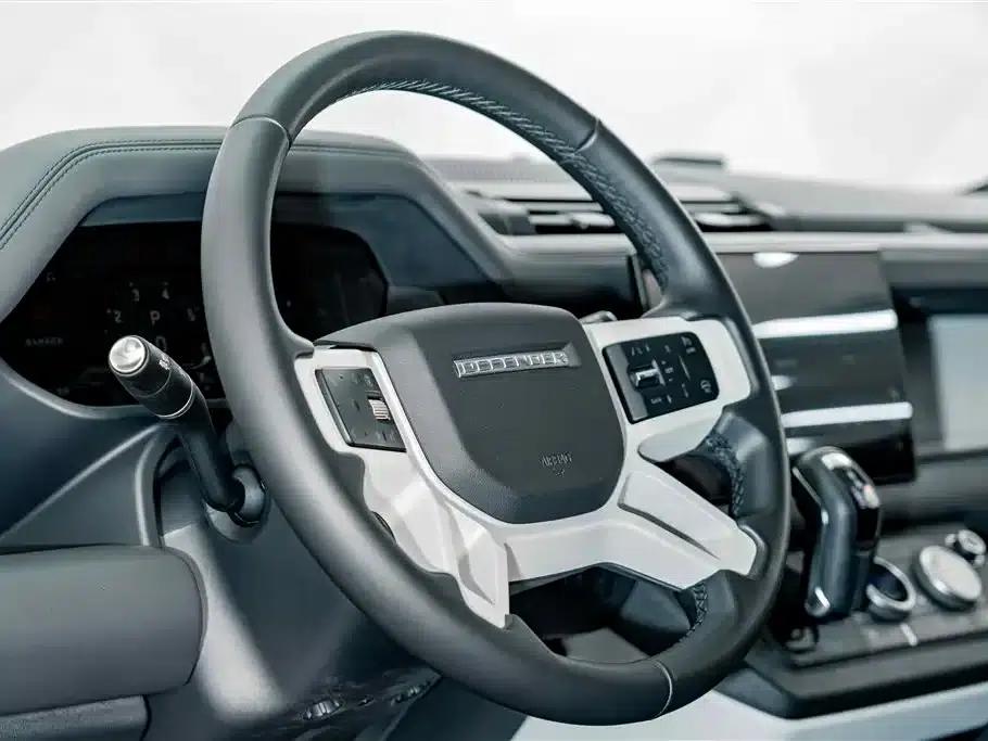 2024 Land Rover Defender 110 3.0T P400 XS — миниатюра 12