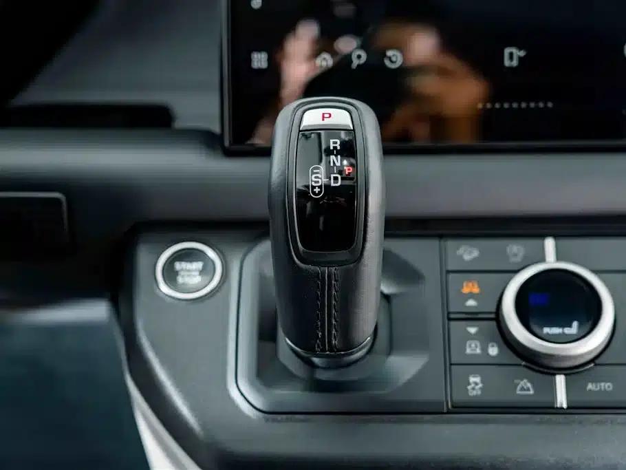 2024 Land Rover Defender 110 3.0T P400 XS — миниатюра 17