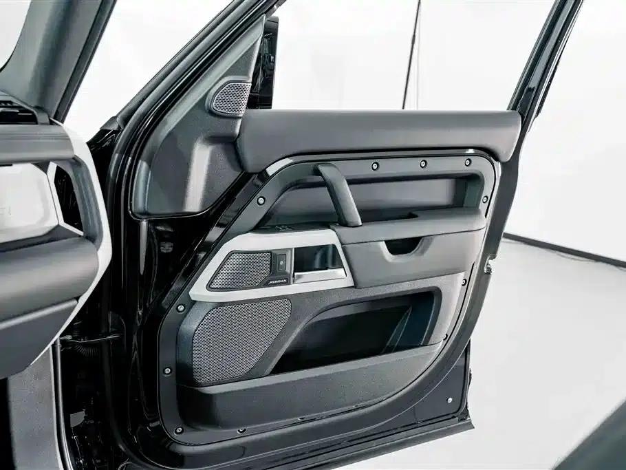 2024 Land Rover Defender 110 3.0T P400 XS — миниатюра 21