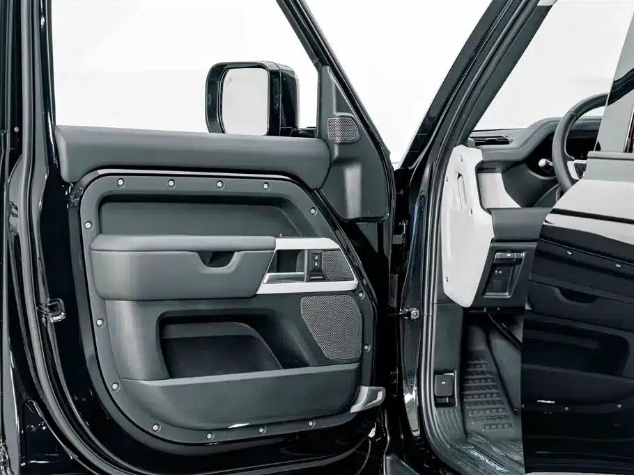 2024 Land Rover Defender 110 3.0T P400 XS — миниатюра 22