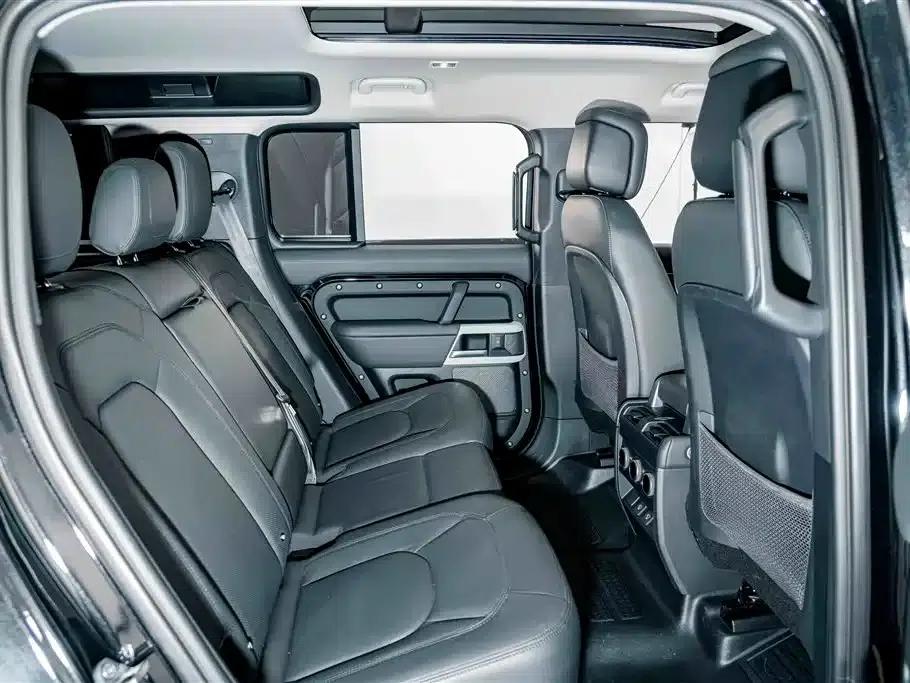 2024 Land Rover Defender 110 3.0T P400 XS — миниатюра 27