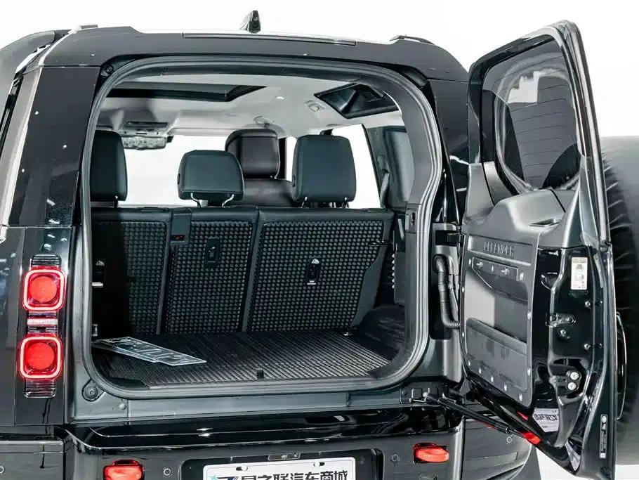 2024 Land Rover Defender 110 3.0T P400 XS — миниатюра 29
