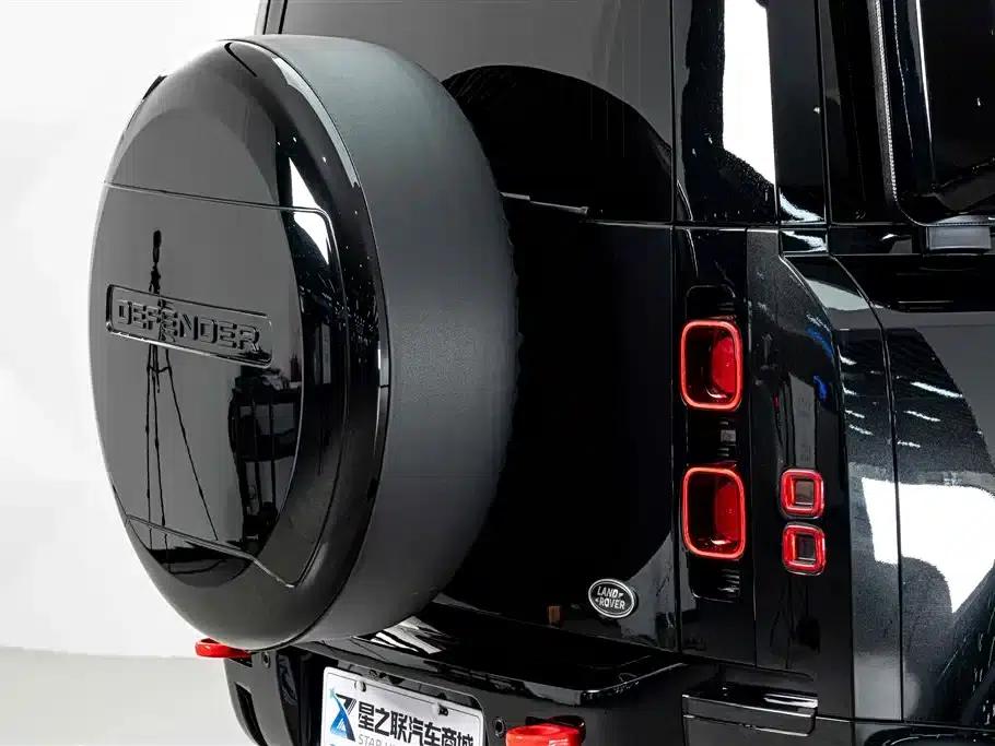 2024 Land Rover Defender 110 3.0T P400 XS — миниатюра 9