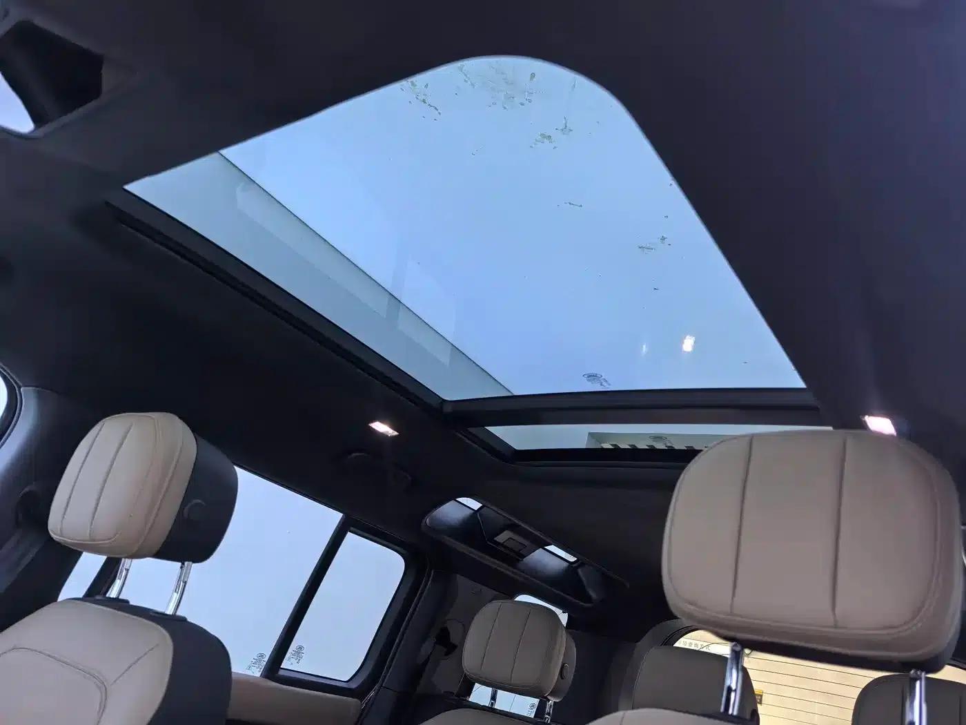 2025 Land Rover Defender 110 3.0T P400 X — миниатюра 17