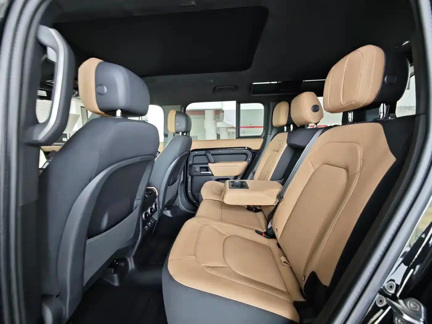 2026 Land Rover Defender 110 3.0T Dark Edition — миниатюра 13