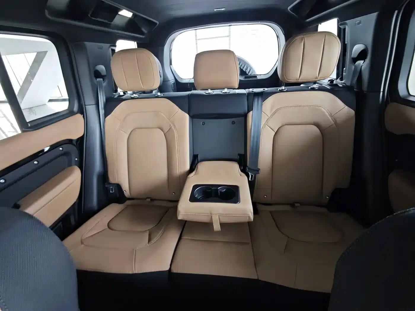 2026 Land Rover Defender 110 3.0T Dark Edition — миниатюра 21