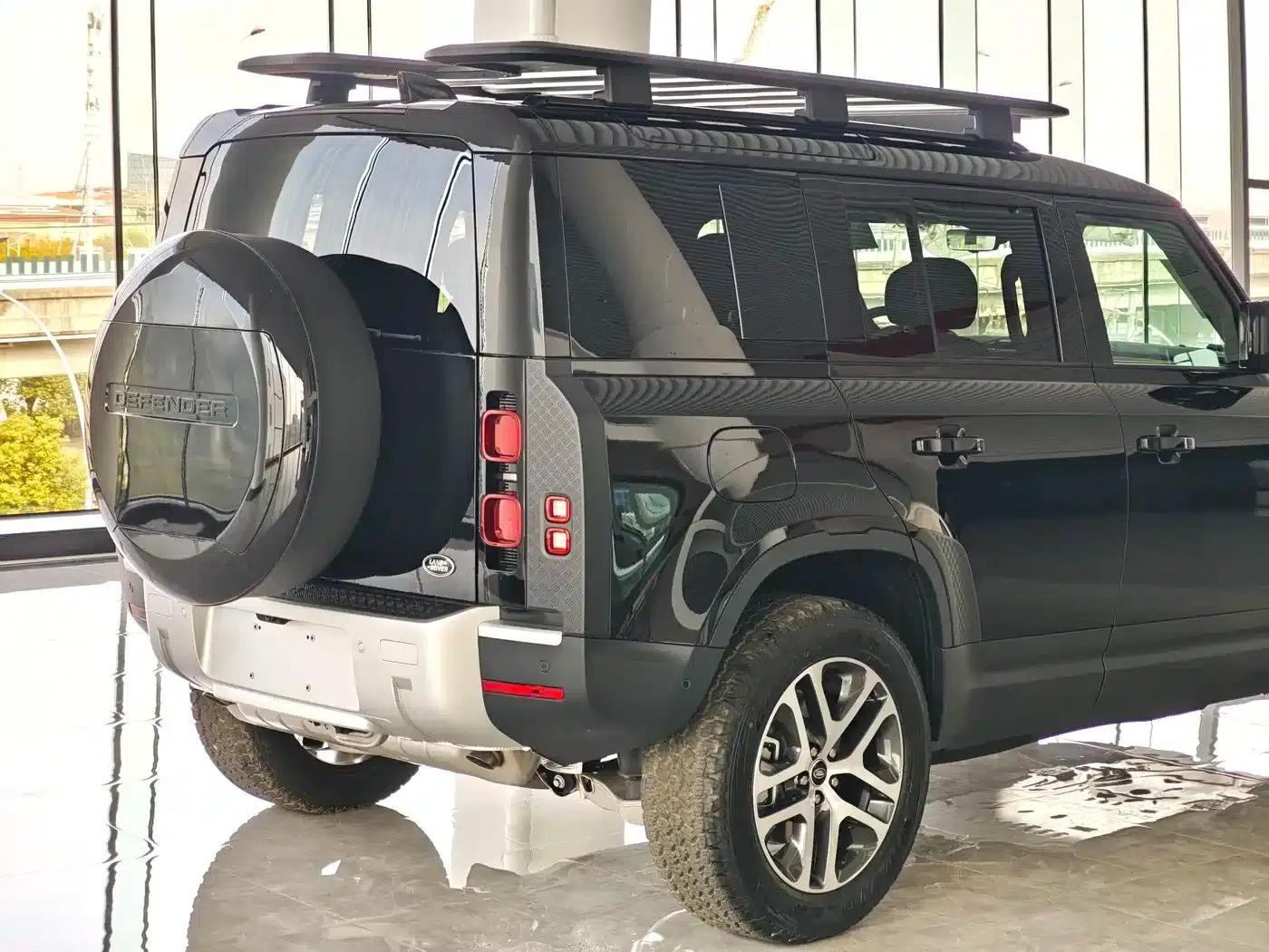 2026 Land Rover Defender 110 3.0T Dark Edition — миниатюра 5