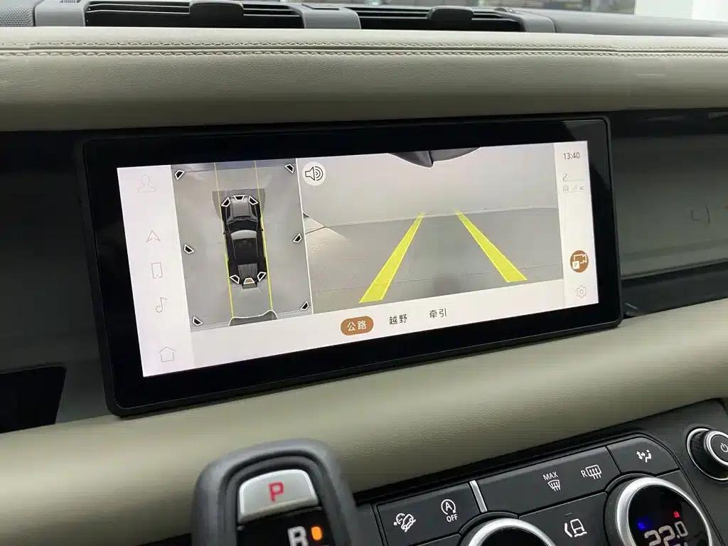 2020 Land Rover Defender 110 P400 HSE — миниатюра 13