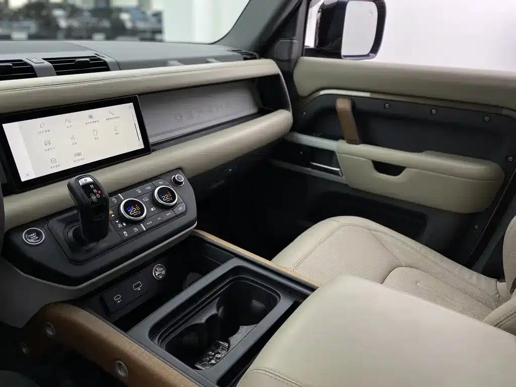 2020 Land Rover Defender 110 P400 HSE — миниатюра 19