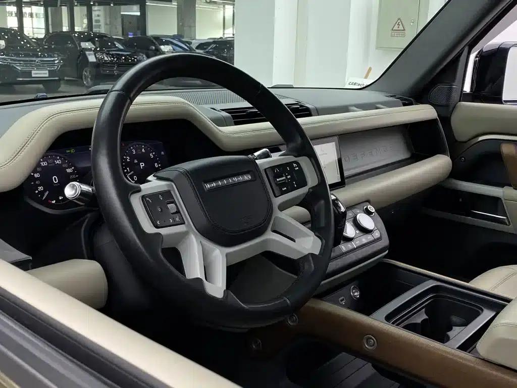 2020 Land Rover Defender 110 P400 HSE — миниатюра 25