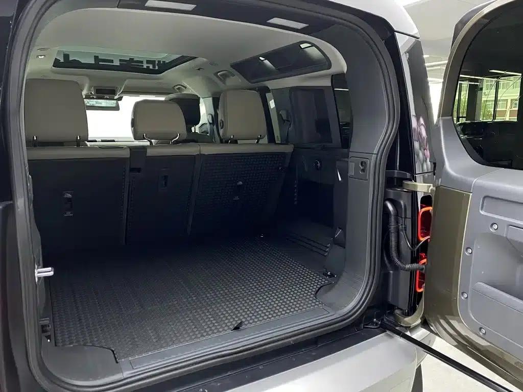 2020 Land Rover Defender 110 P400 HSE — миниатюра 30