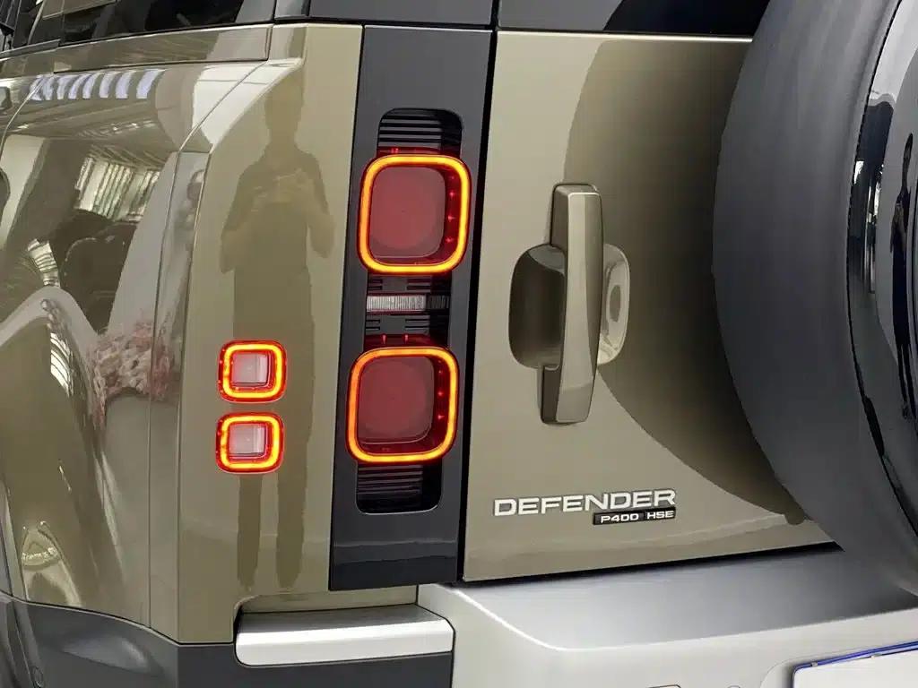 2020 Land Rover Defender 110 P400 HSE — миниатюра 32