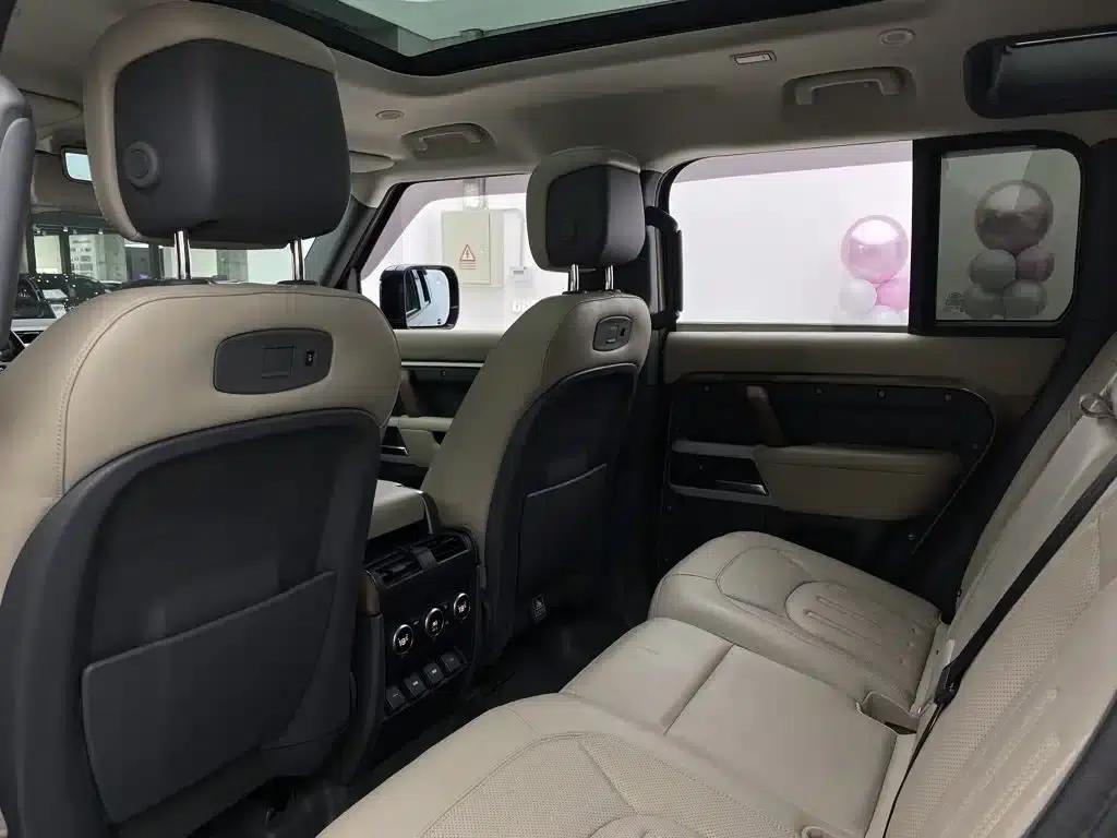 2020 Land Rover Defender 110 P400 HSE — миниатюра 6