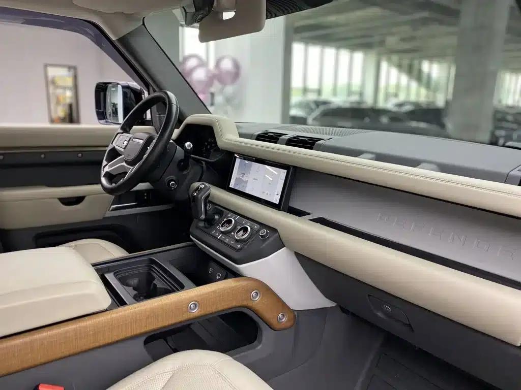 2020 Land Rover Defender 110 P400 HSE — миниатюра 8
