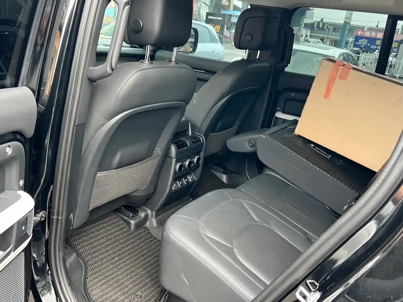 2023 Land Rover Defender Facelift 110 3.0T P400 Dark Edition — миниатюра 4