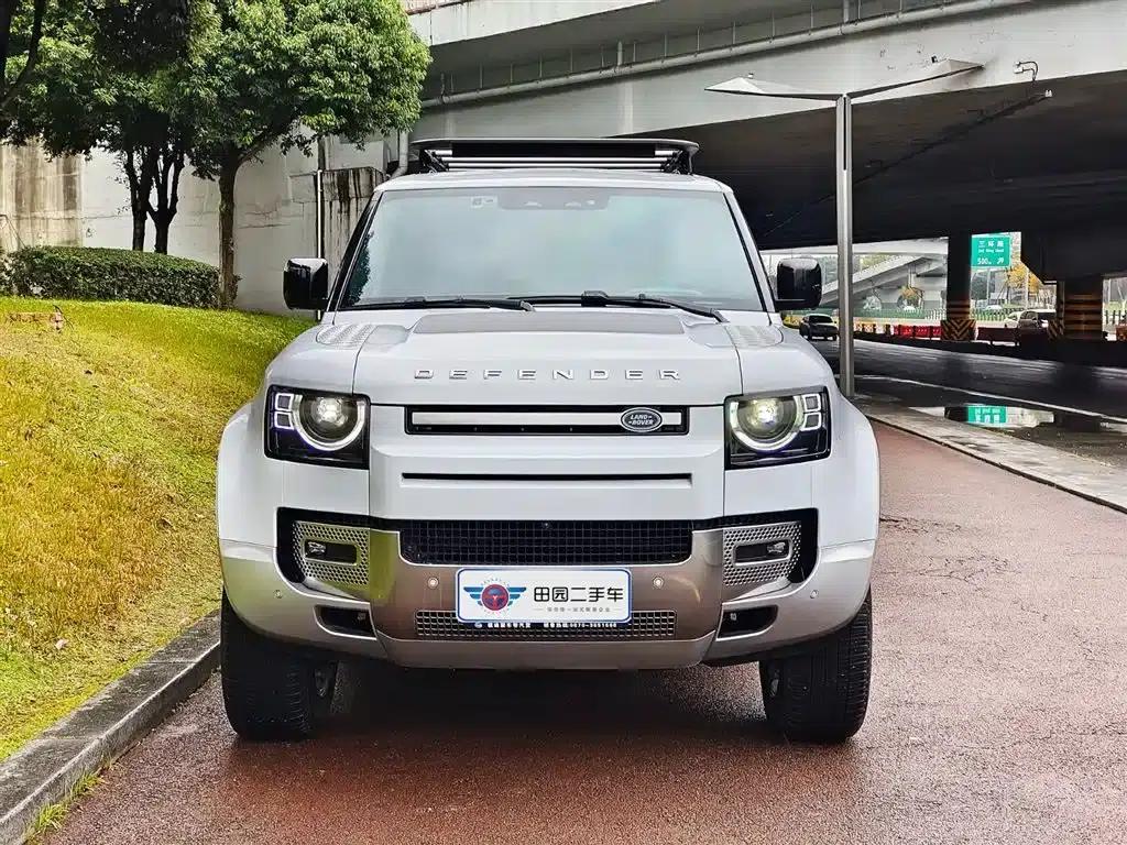 Land Rover Defender 2022 90 2.0T P300 Tiger Edition — миниатюра 2