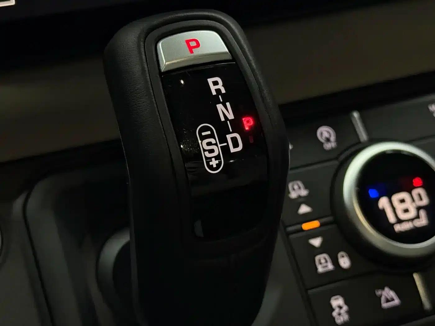 2022 Land Rover Defender 90 3.0T P400 XS — миниатюра 12