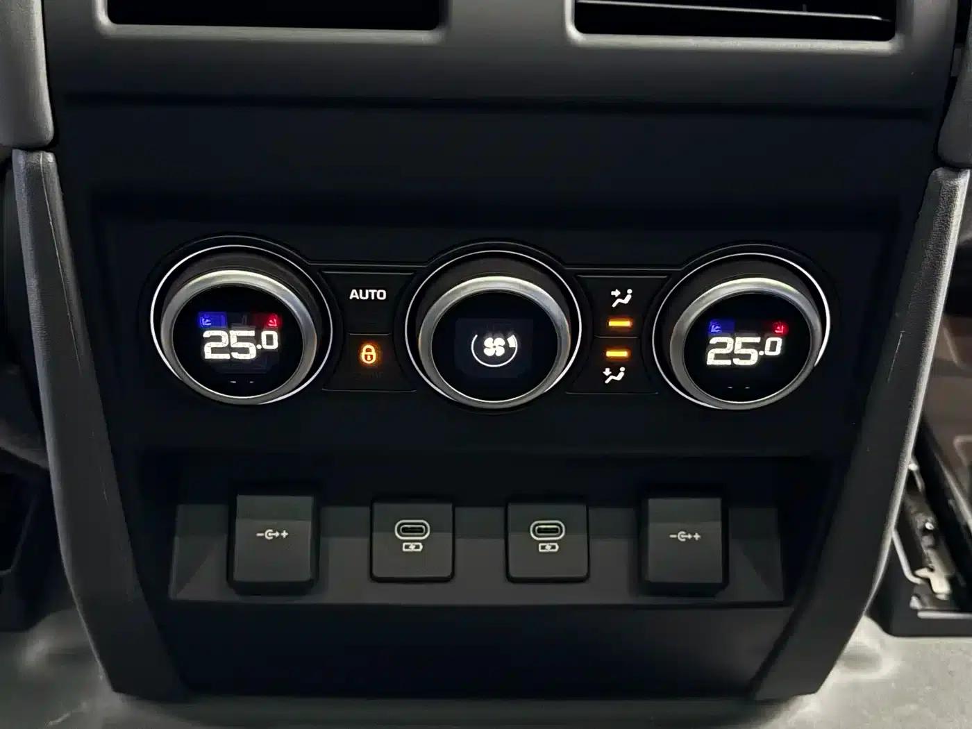 2022 Land Rover Defender 90 3.0T P400 XS — миниатюра 14