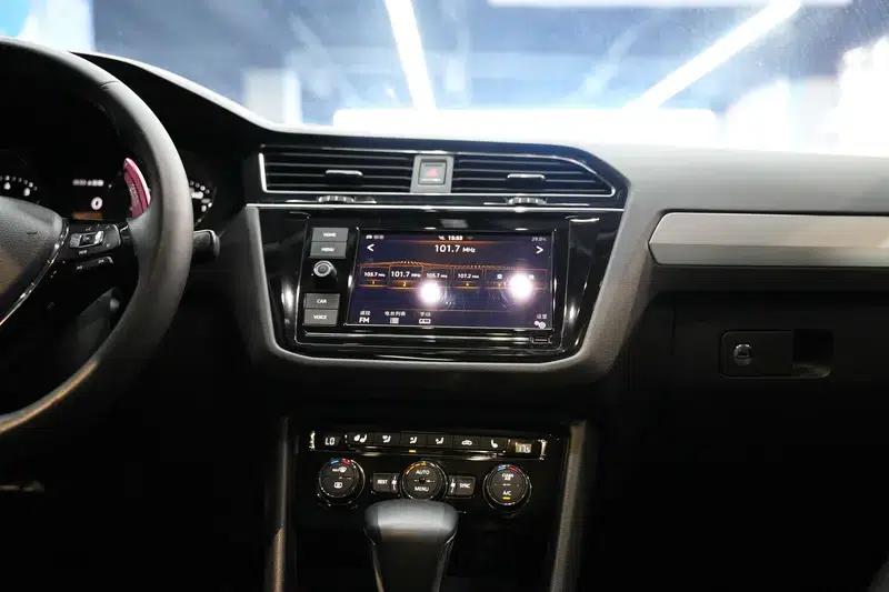 Tiguan L 2019 380TSI Automatic 4WD Smart Luxury Edition (China VI Emission Standard) — миниатюра 12