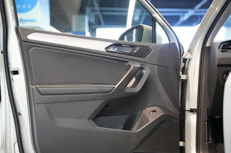 Tiguan L 2019 380TSI Automatic 4WD Smart Luxury Edition (China VI Emission Standard) — миниатюра 10