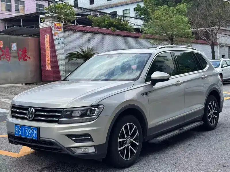 Tiguan L 2017 330TSI Automatic 2WD Comfort Edition — миниатюра 1