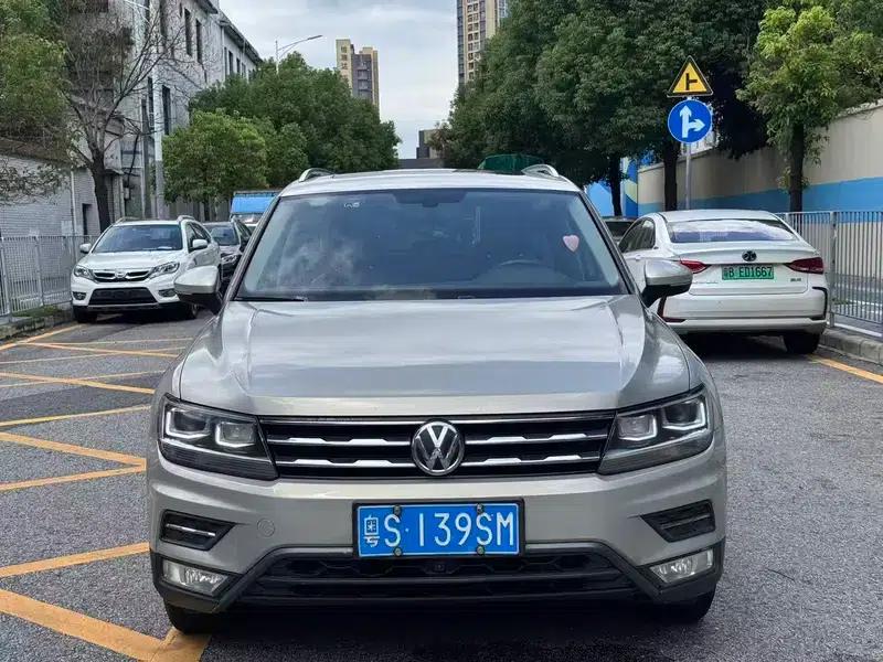 Tiguan L 2017 330TSI Automatic 2WD Comfort Edition — миниатюра 2