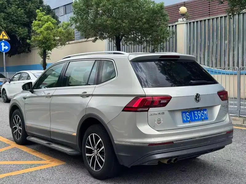 Tiguan L 2017 330TSI Automatic 2WD Comfort Edition — миниатюра 4