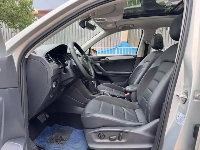 Tiguan L 2017 330TSI Automatic 2WD Comfort Edition — миниатюра 8