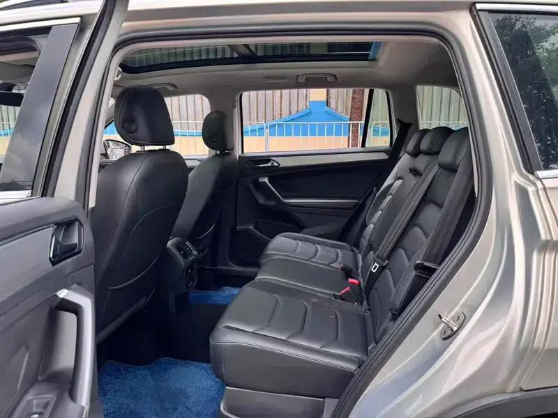 Tiguan L 2017 330TSI Automatic 2WD Comfort Edition — миниатюра 9