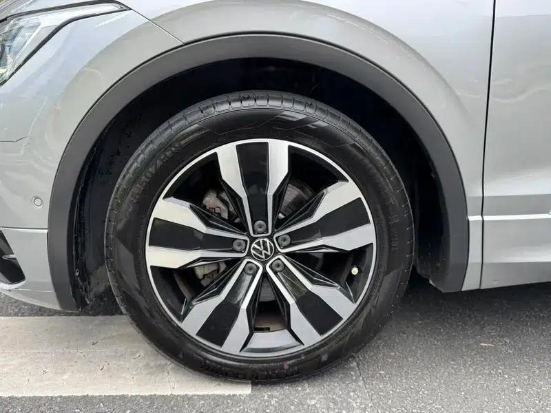 Tiguan L 2022 330TSI Automatic 2WD R-Line Premium Edition — миниатюра 17