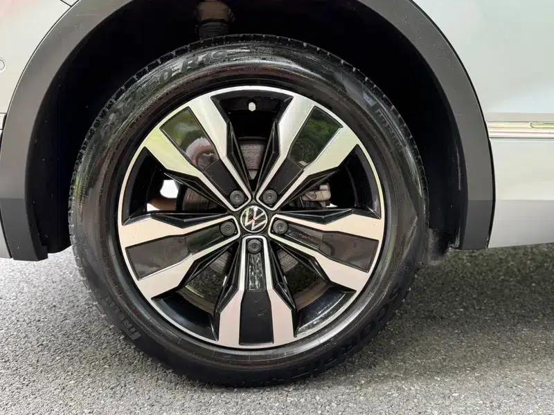 Tiguan L 2022 330TSI Automatic 2WD R-Line Premium Edition — миниатюра 21