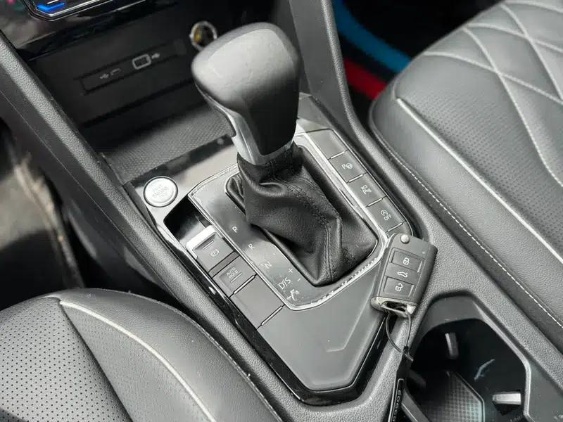 Tiguan L 2022 330TSI Automatic 2WD R-Line Premium Edition — миниатюра 25