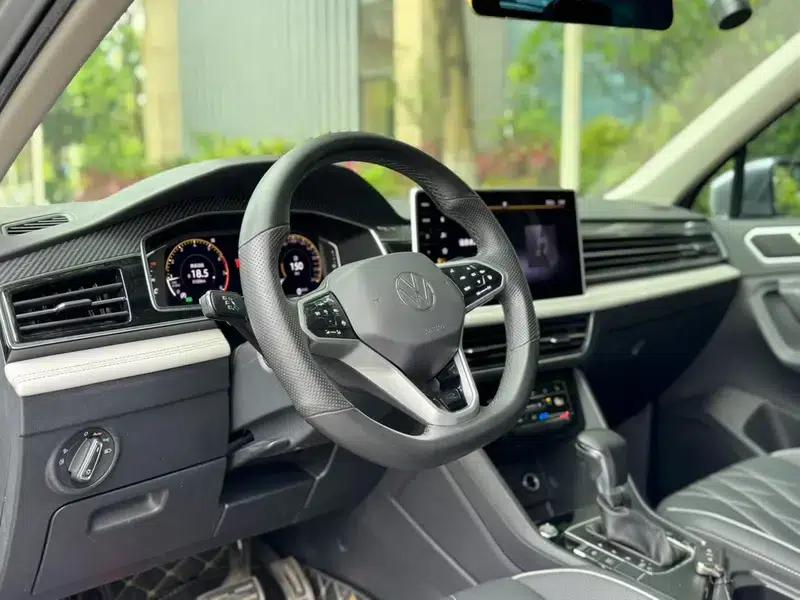 Tiguan L 2022 330TSI Automatic 2WD R-Line Premium Edition — миниатюра 26