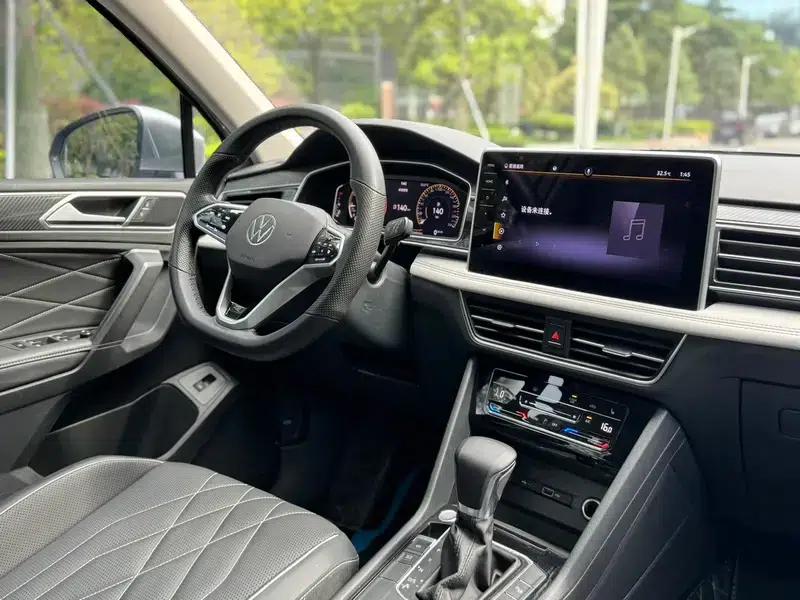 Tiguan L 2022 330TSI Automatic 2WD R-Line Premium Edition — миниатюра 27