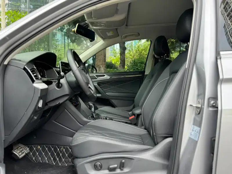 Tiguan L 2022 330TSI Automatic 2WD R-Line Premium Edition — миниатюра 28