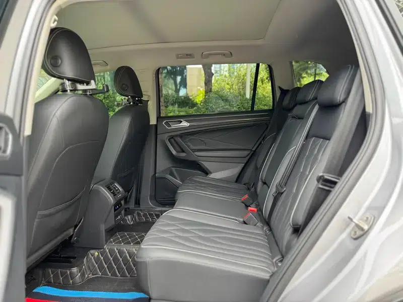 Tiguan L 2022 330TSI Automatic 2WD R-Line Premium Edition — миниатюра 29