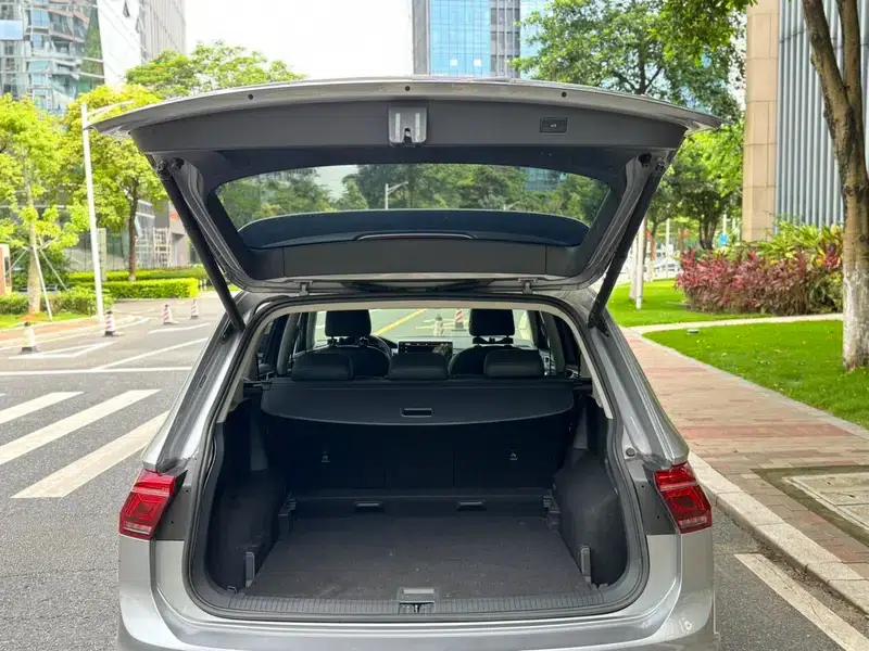 Tiguan L 2022 330TSI Automatic 2WD R-Line Premium Edition — миниатюра 30