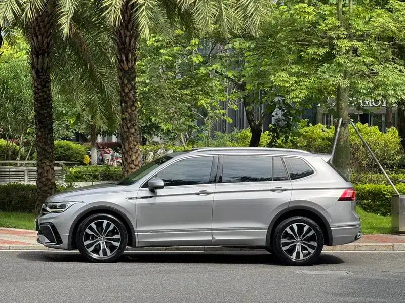 Tiguan L 2022 330TSI Automatic 2WD R-Line Premium Edition — миниатюра 4