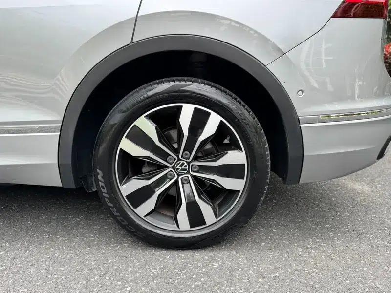 Tiguan L 2022 330TSI Automatic 2WD R-Line Premium Edition — миниатюра 8