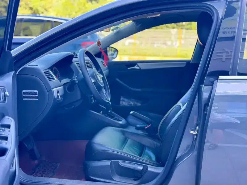 2012 Volkswagen Sagitar 1.6L Automatic Comfort Model — миниатюра 8