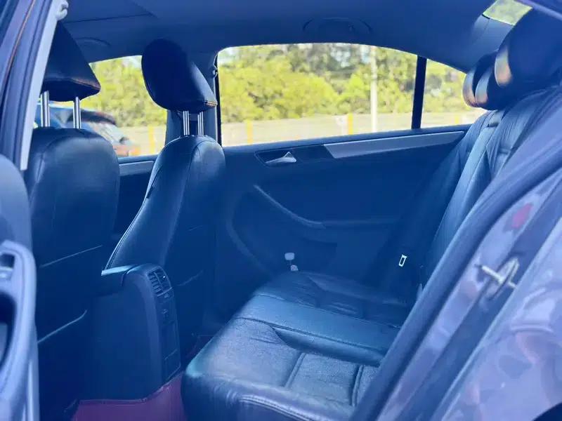 2012 Volkswagen Sagitar 1.6L Automatic Comfort Model — миниатюра 9