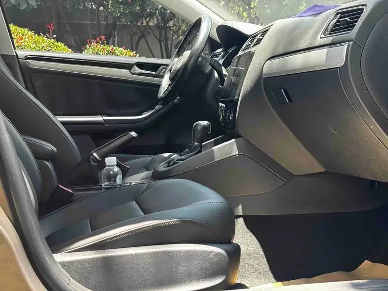 2015 Volkswagen Sagitar 230TSI Automatic Comfort Model — миниатюра 7