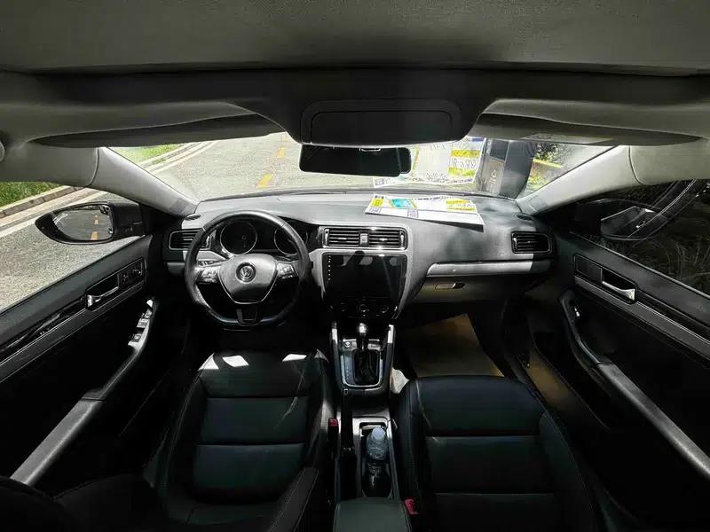 2015 Volkswagen Sagitar 230TSI Automatic Comfort Model — миниатюра 8