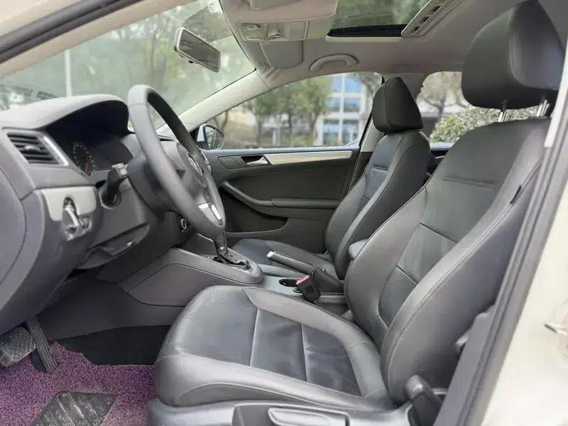 2014 Volkswagen Sagitar 1.6L Automatic Comfort Model — миниатюра 11